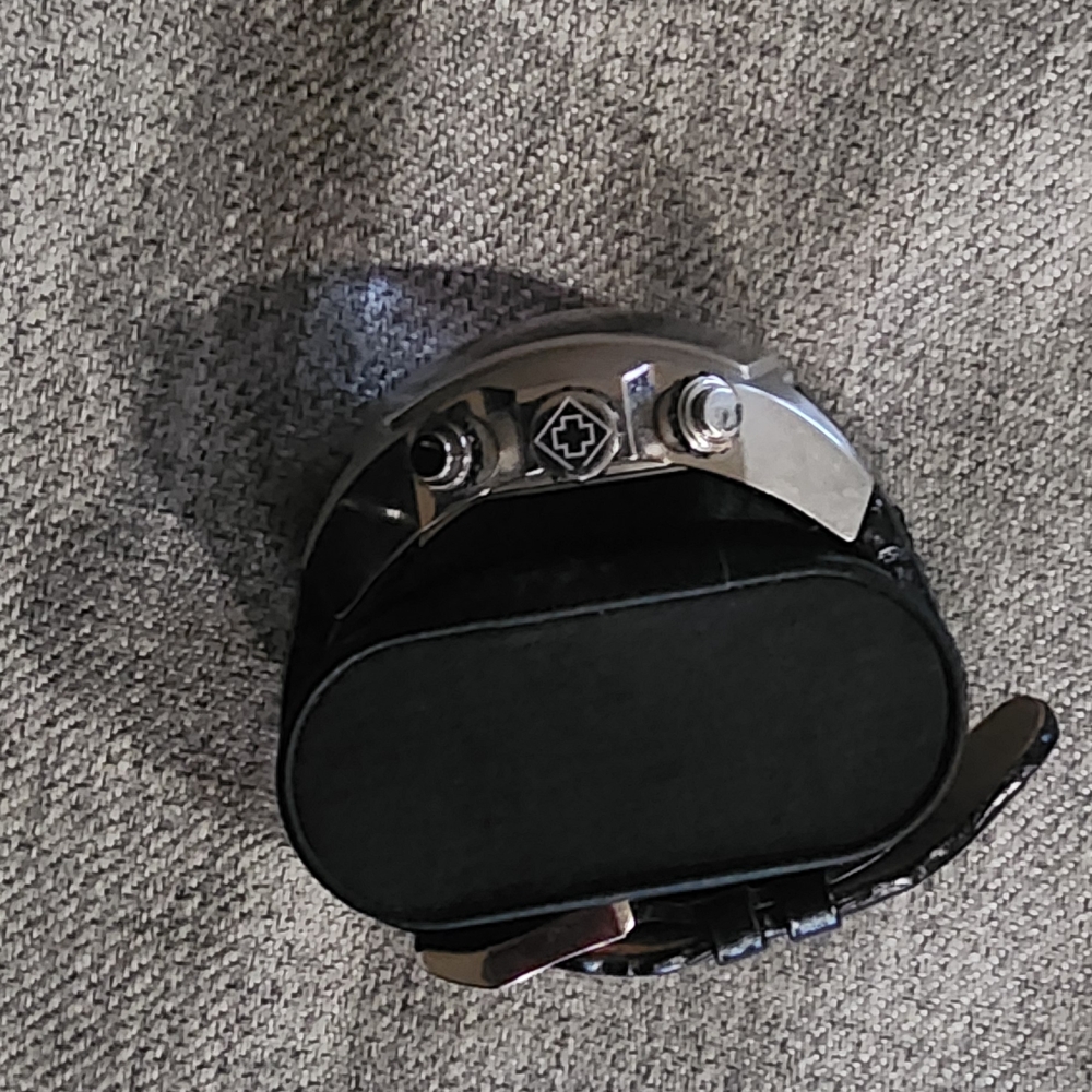 Invicta Men's Watch with Red and Black Dial - Picture 3 of 3